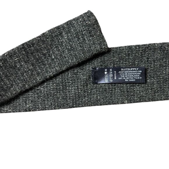Suitsupply Flat Bottom Necktie 100% Wool Charcoal Gray Knit Preppy Minimalist - Picture 4 of 8